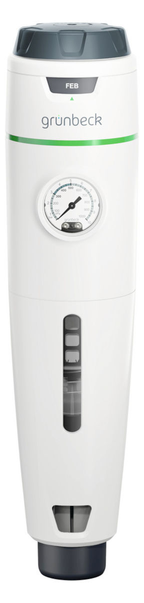 Grünbeck Automatikfilter pureliQ:ADX mit Druckminderer, Frontalansicht, vor weißem Hintergrund