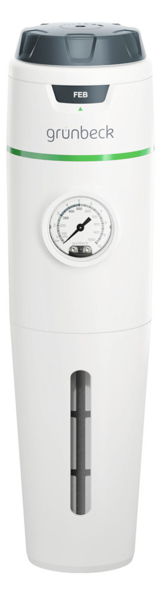 Grünbeck Feinfilter pureliQ:KDX mit Druckminderer, Frontalansicht, vor weißem Hintergrund