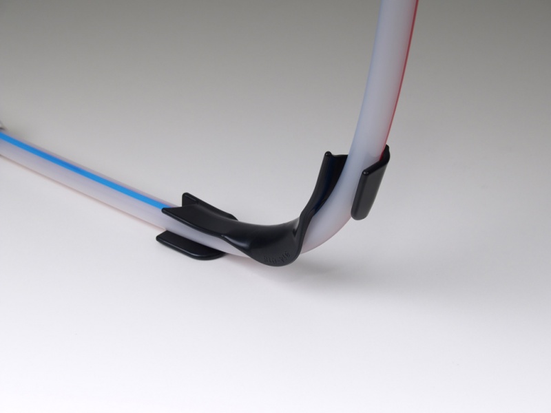 Winkelspange für Heizrohre eingebaut